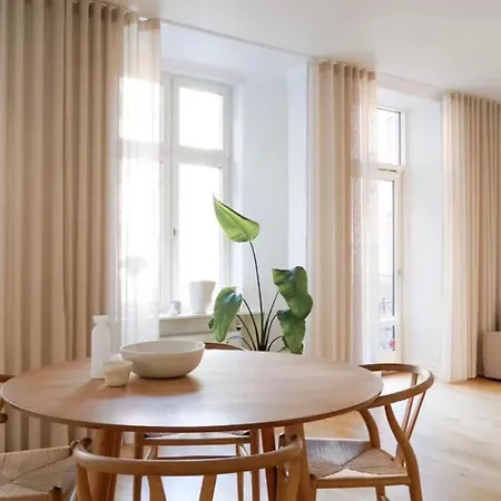 Luxury By The Lakes In Cph Center * Kodaň